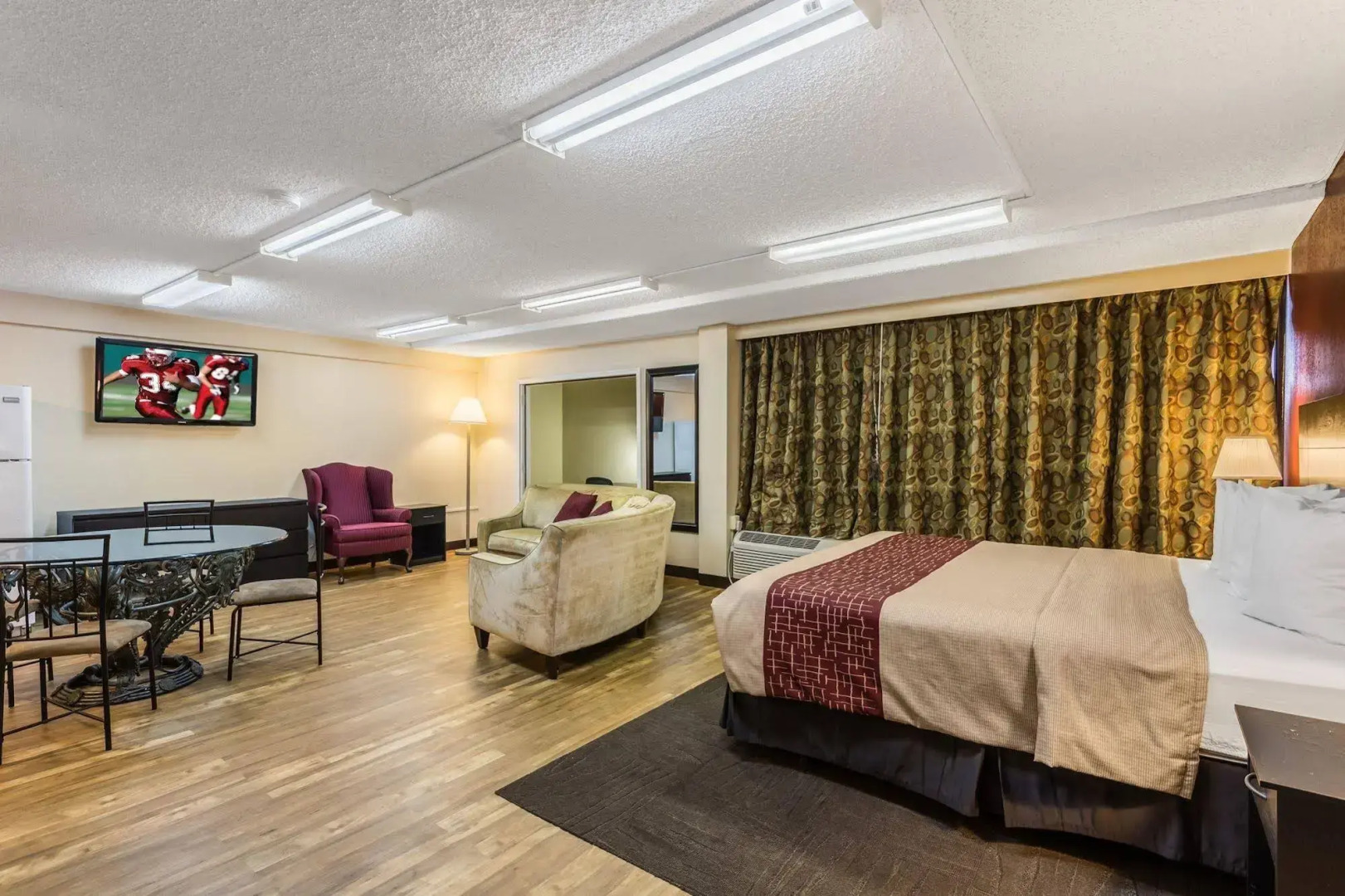 Tropical Palms Hotel