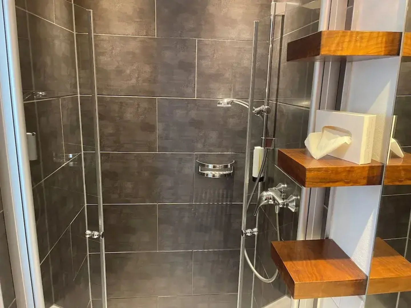 WHLIVING - Apartments & Studios