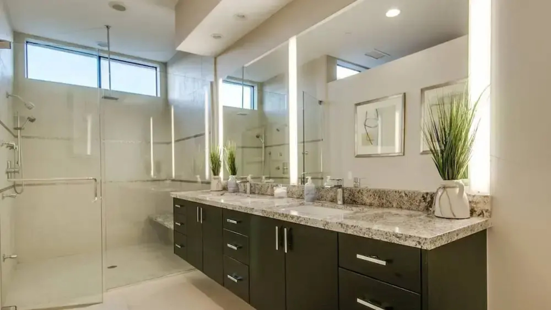 Luxe 4 Bdrm W/pool and Spa on Golf Course Lot!