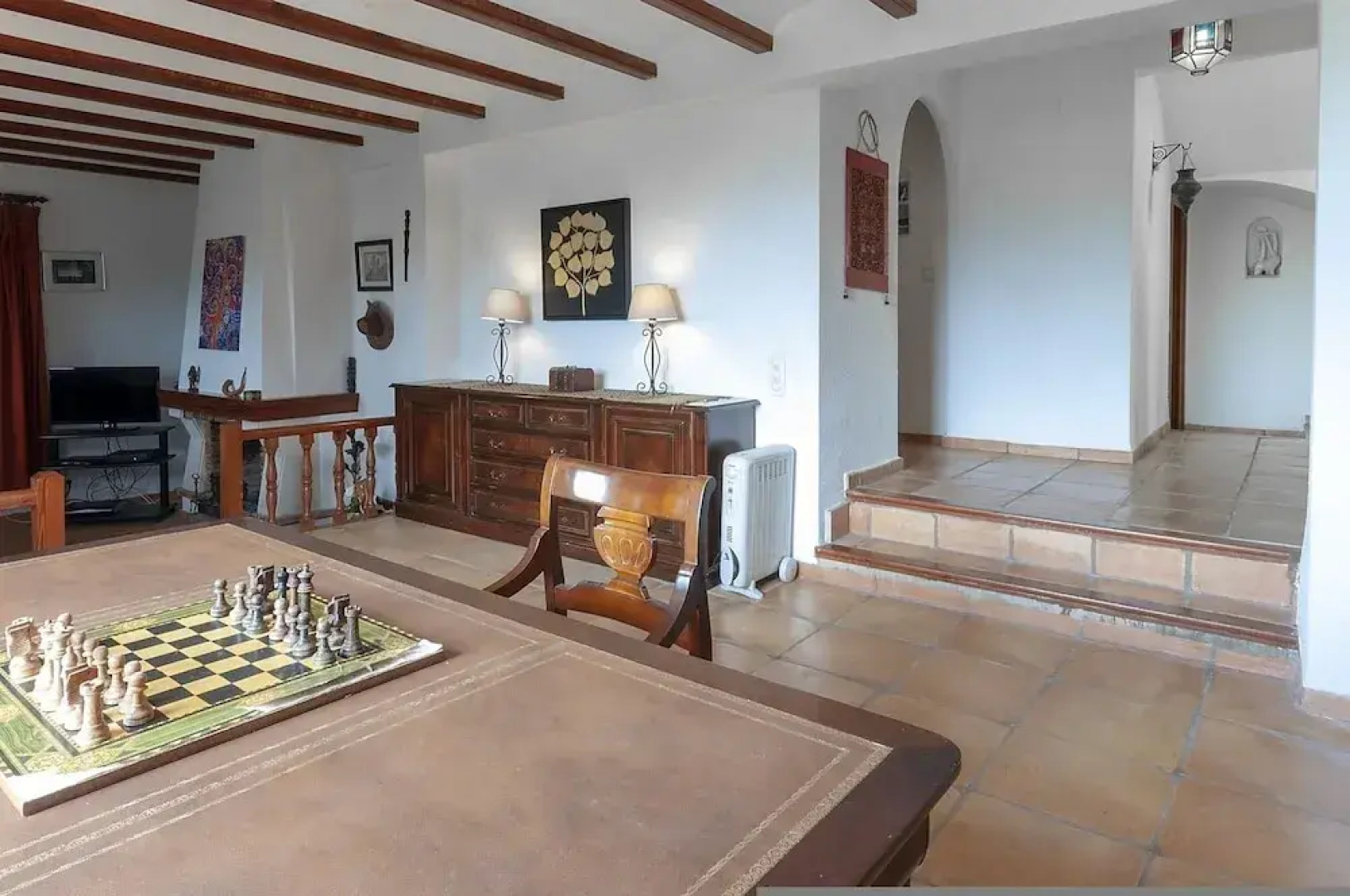 Casabra in Ador With 5 Bedrooms and 3 Bathrooms