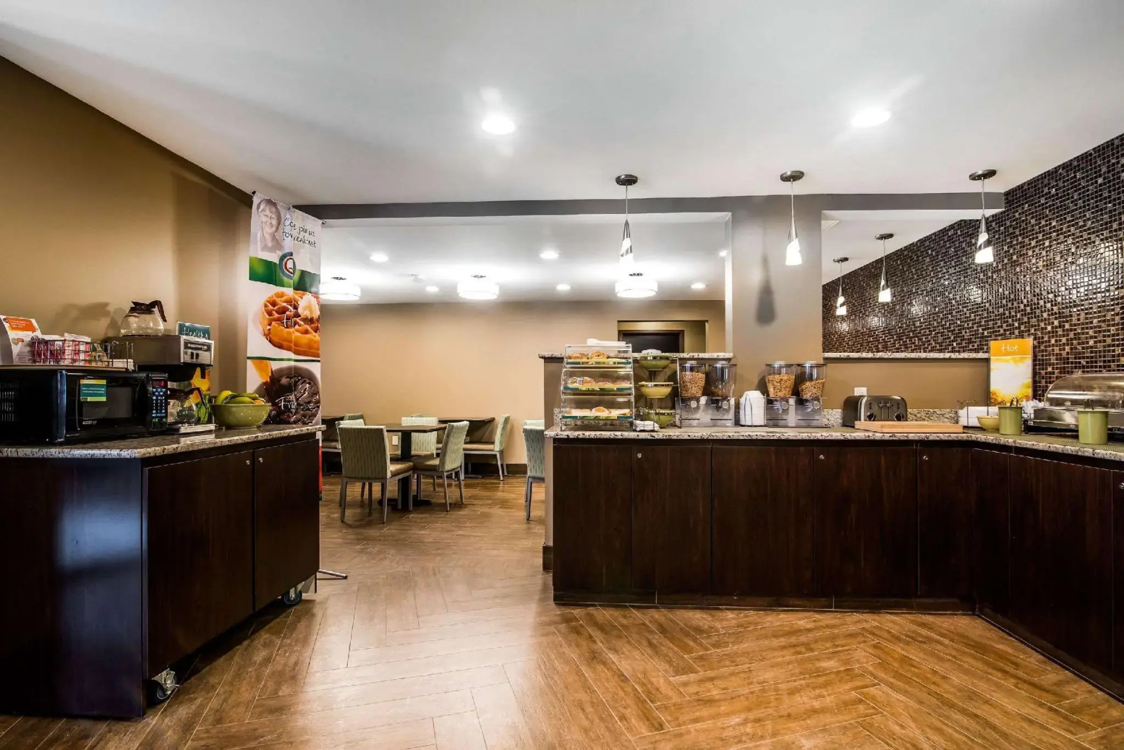 Clarion Pointe Downtown