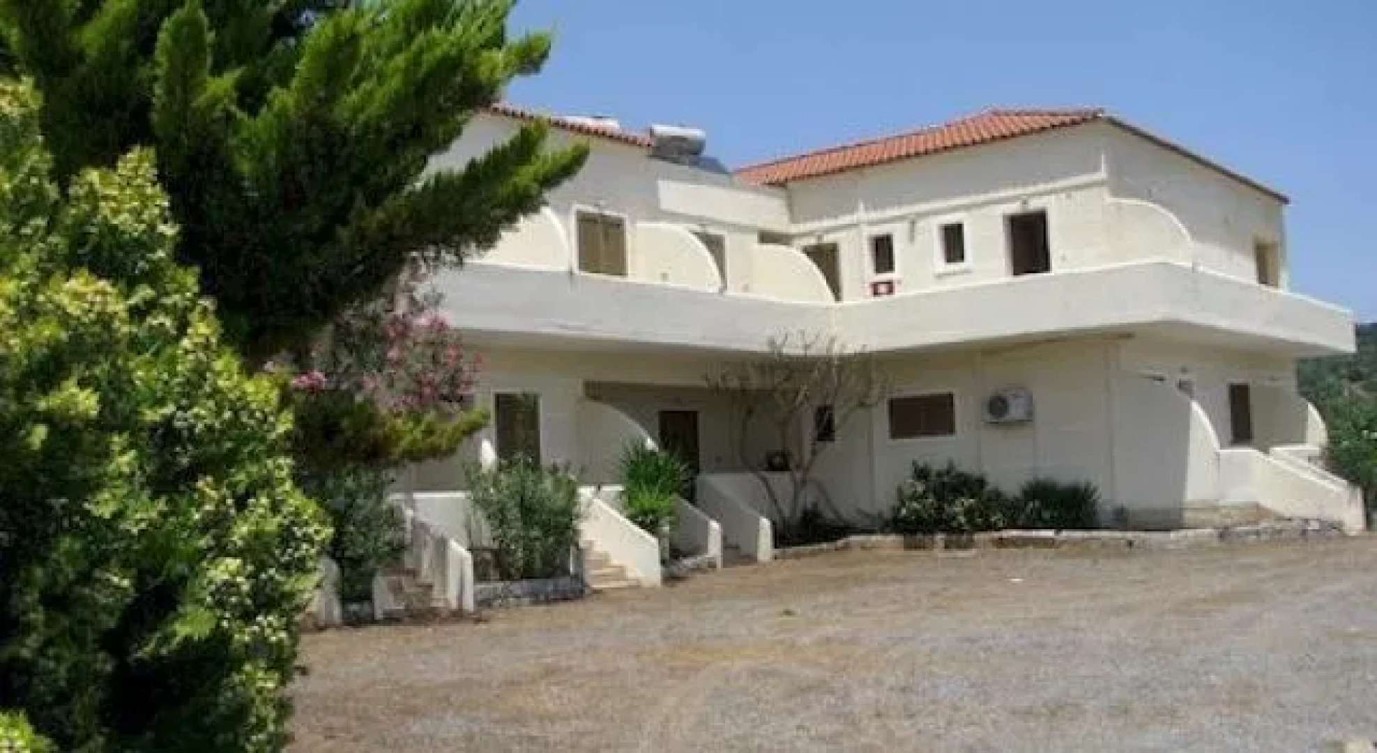 Skoutari Beach Hotel