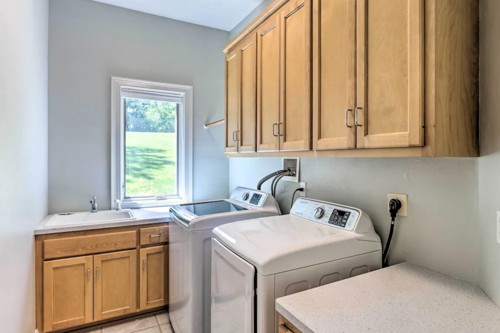 Elegant Middlefield Getaway w/ Game Room!