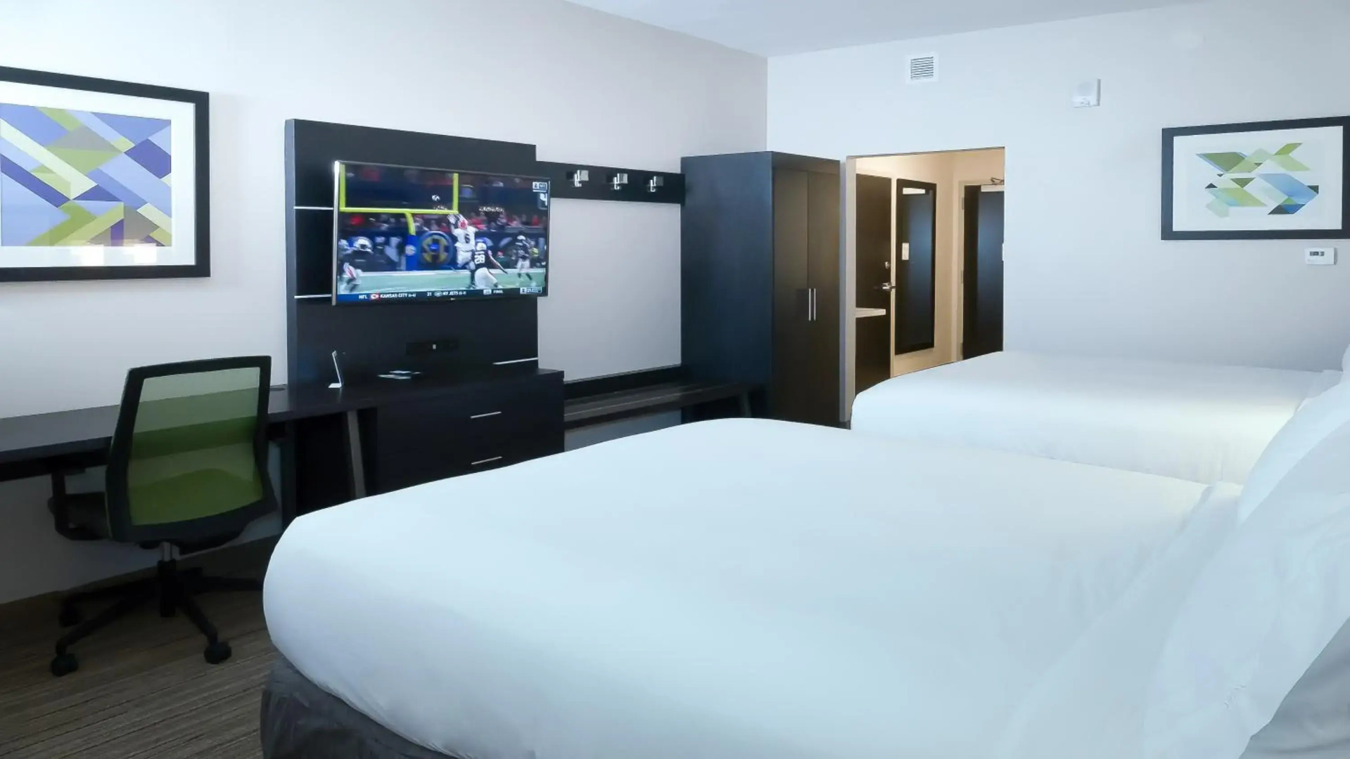 Holiday Inn Express & Suites Tampa East - Ybor City, an IHG Hotel