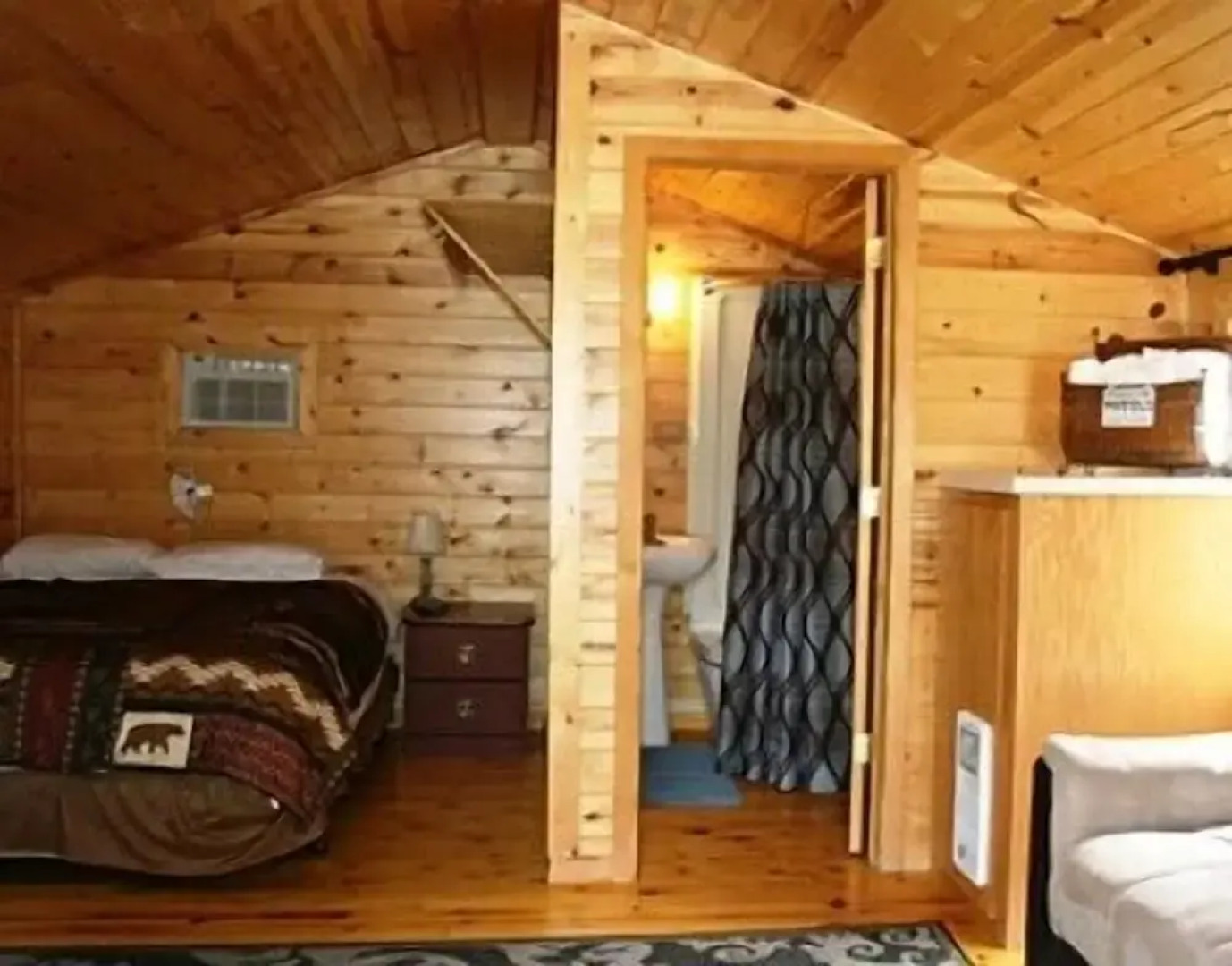 No Name City Luxury Cabins & RV