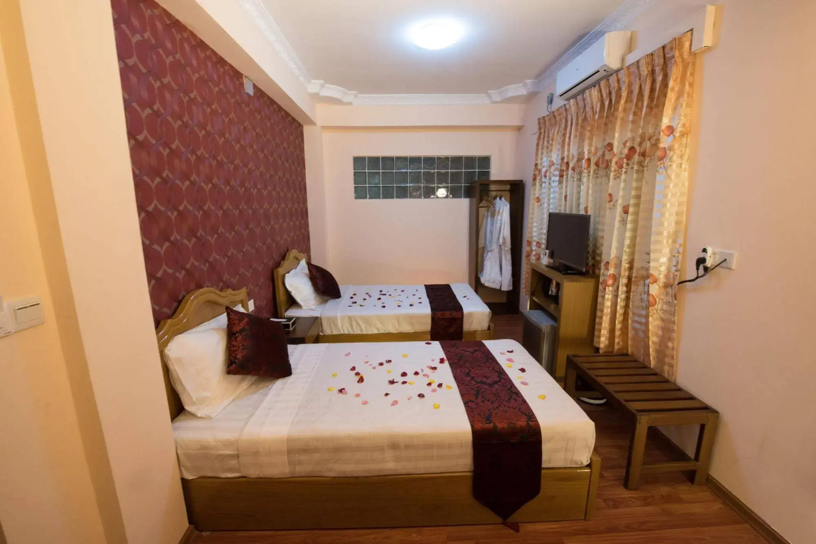 Royal Yadanarbon Hotel