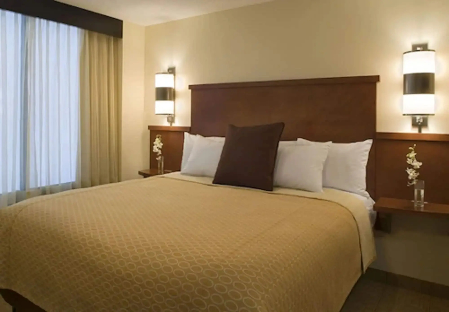 Hyatt Place Riverside Downtown