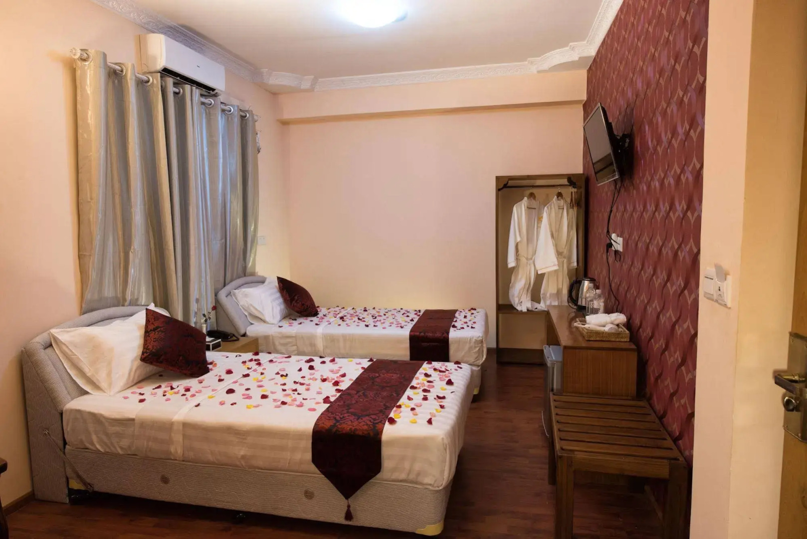 Royal Yadanarbon Hotel