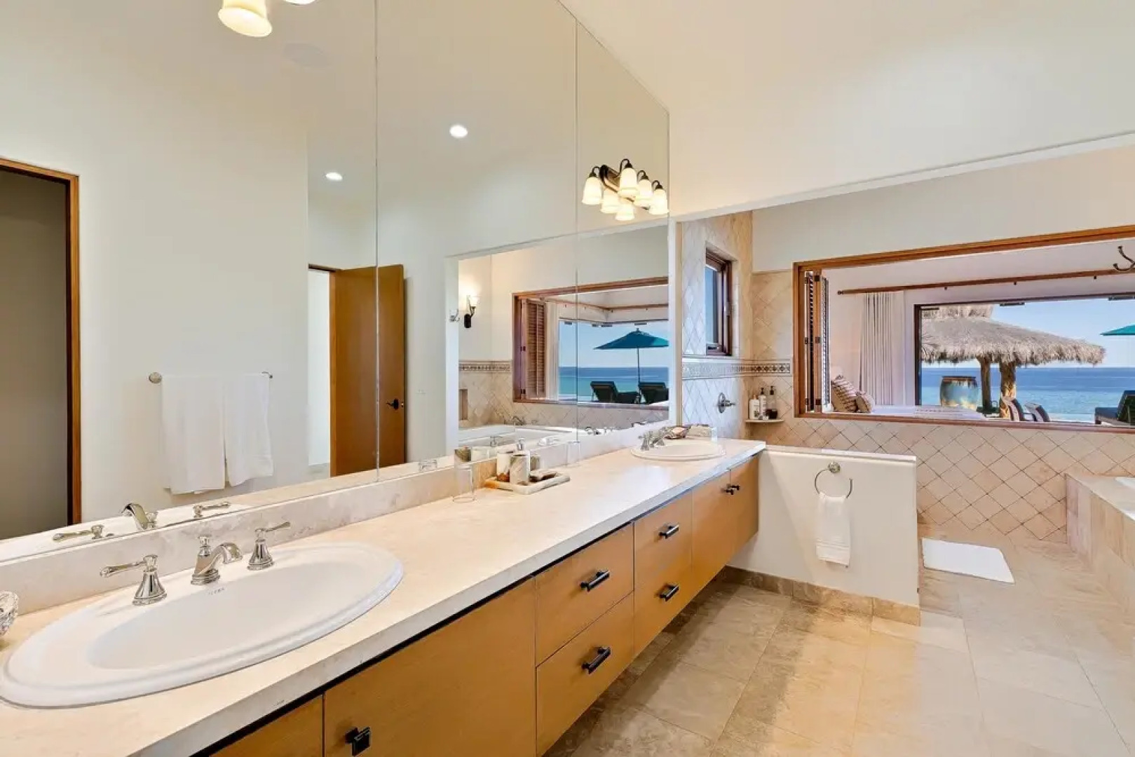 Oceanfront Getaway Near Cabo Pulmo: Villa Bahia de los Frailes