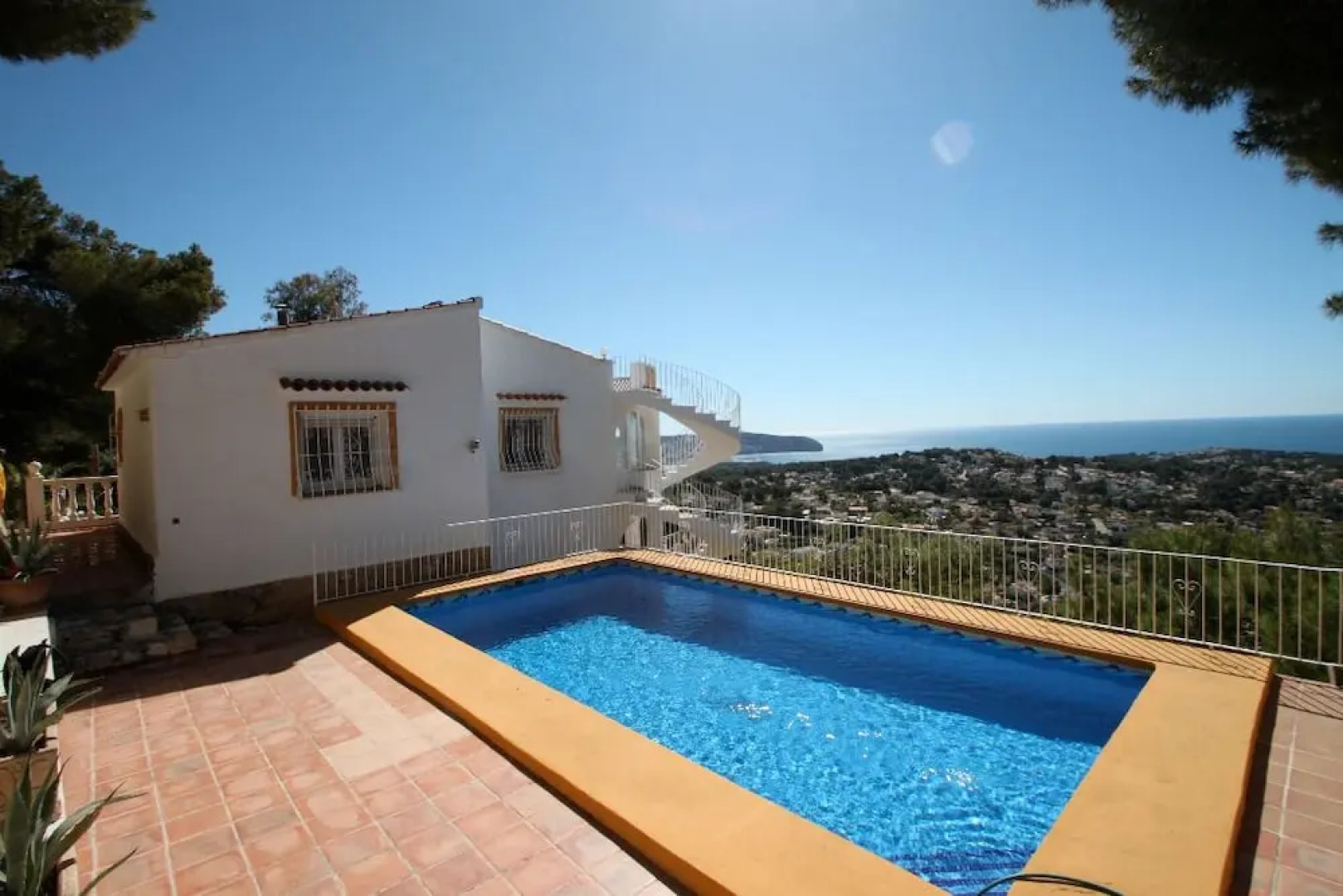 Bellevue - sea view holiday home with private pool in Benissa