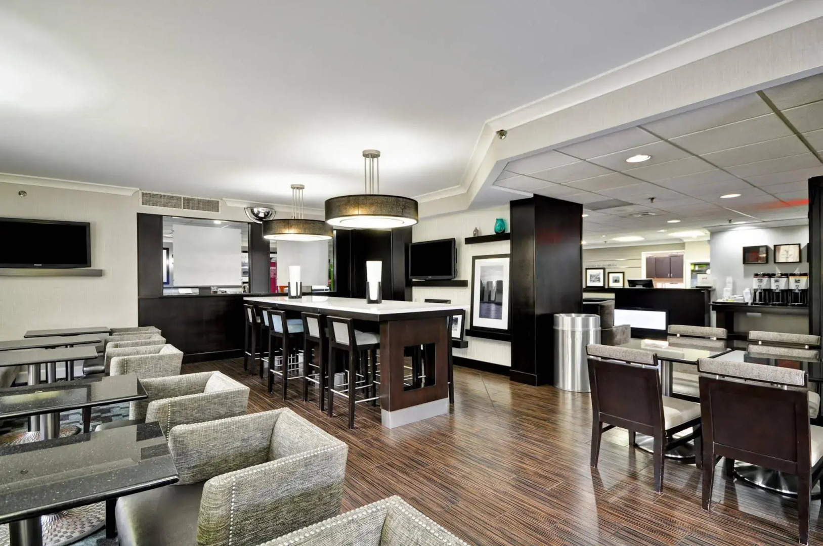 Hampton Inn Cleveland-Westlake