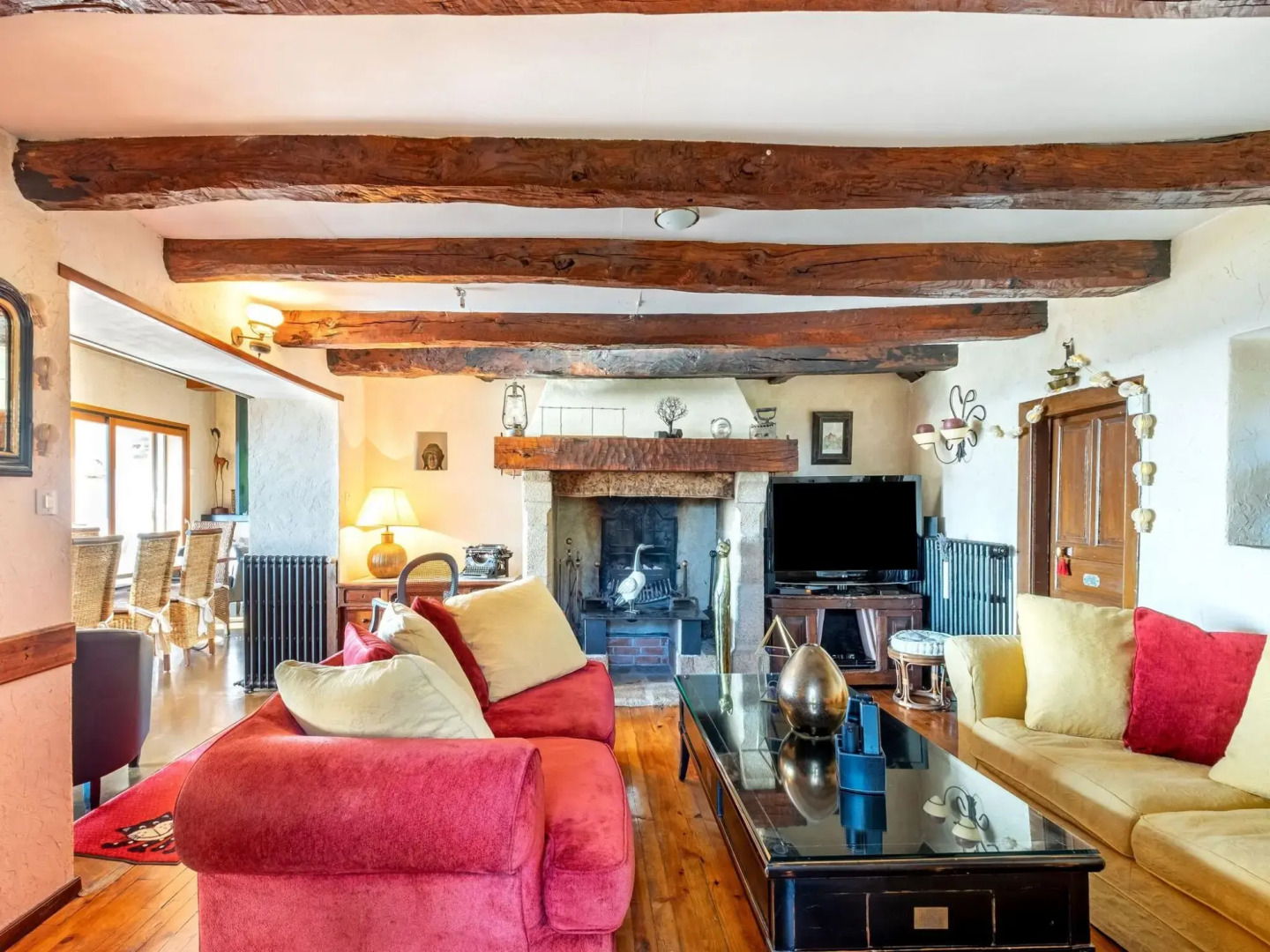 Plush holiday home in Altillac with a private swimming pool