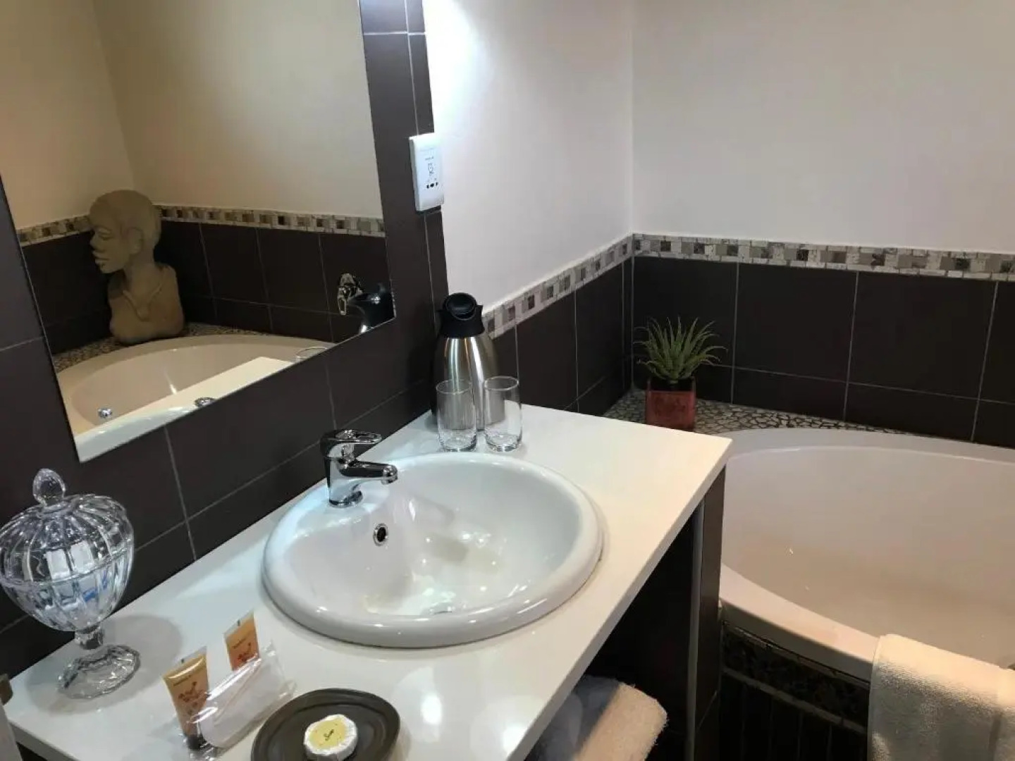 The Crown Guesthouse