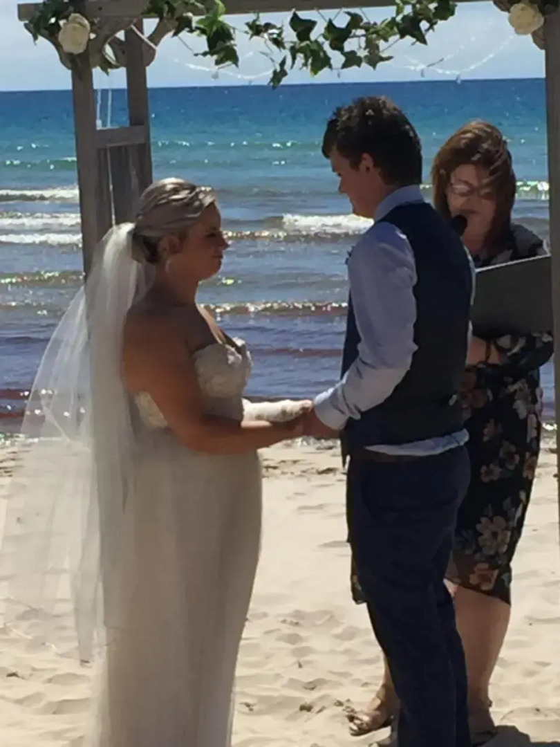 ‘Rose Cottage’ sisters beach accommodation