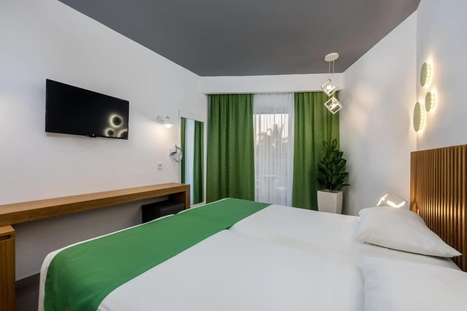 Zeus Hotel