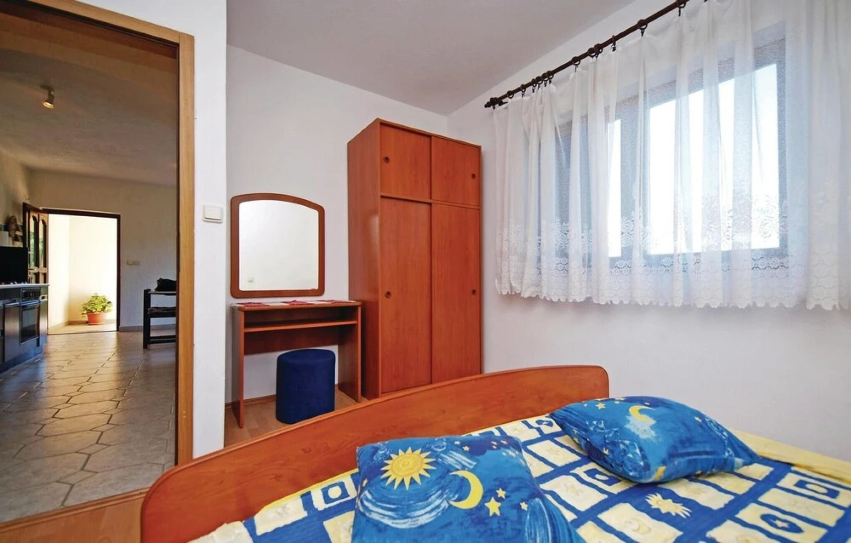 Beautiful Apartment in Jadrtovac With Wifi and 2 Bedrooms