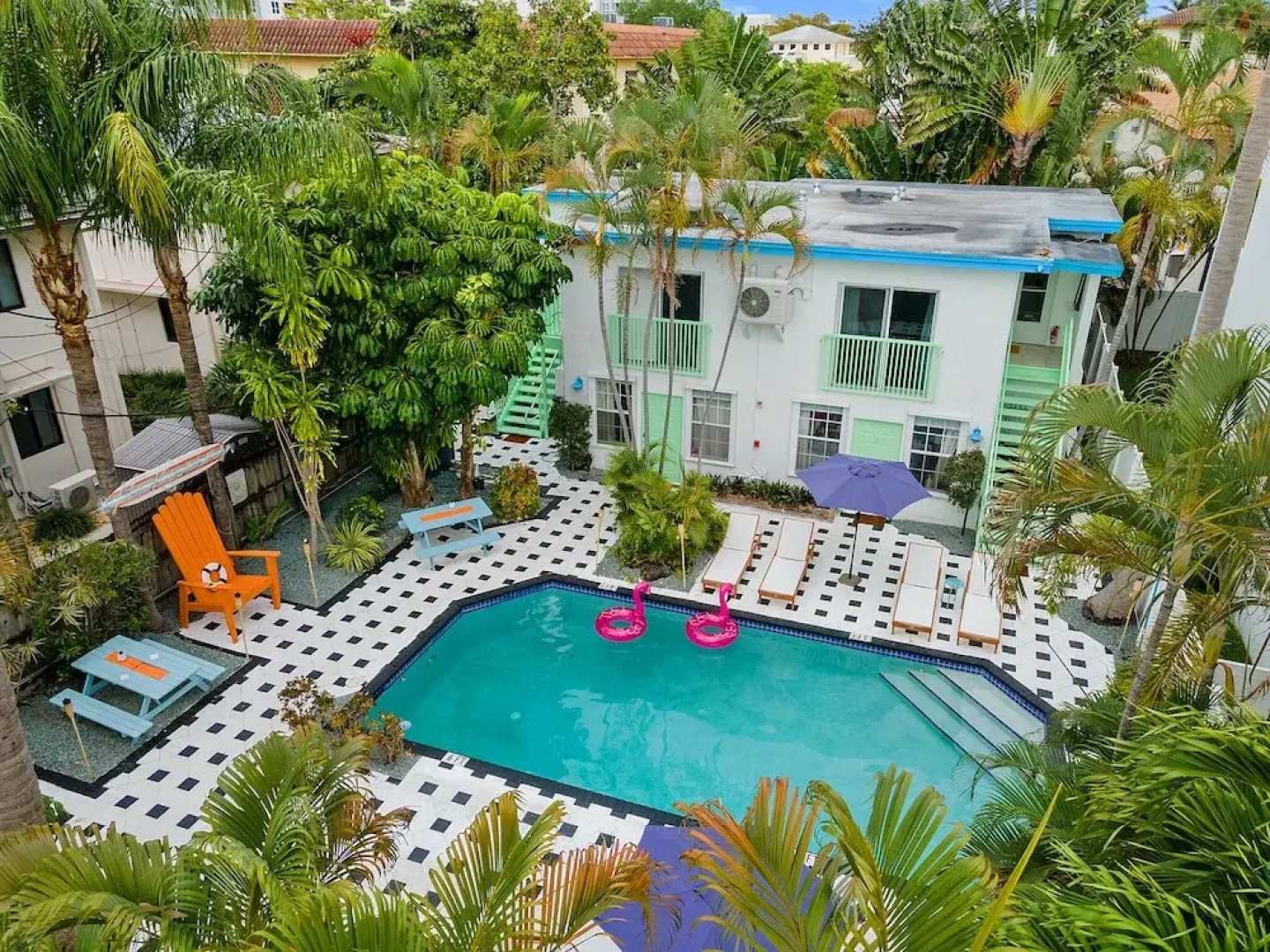 Las Olas Guest House