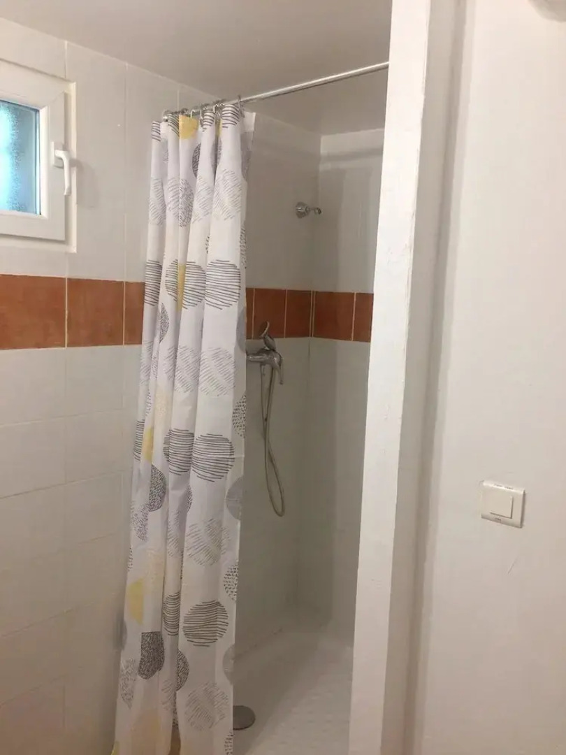 House With one Bedroom in Roquemaure, With Enclosed Garden and Wifi