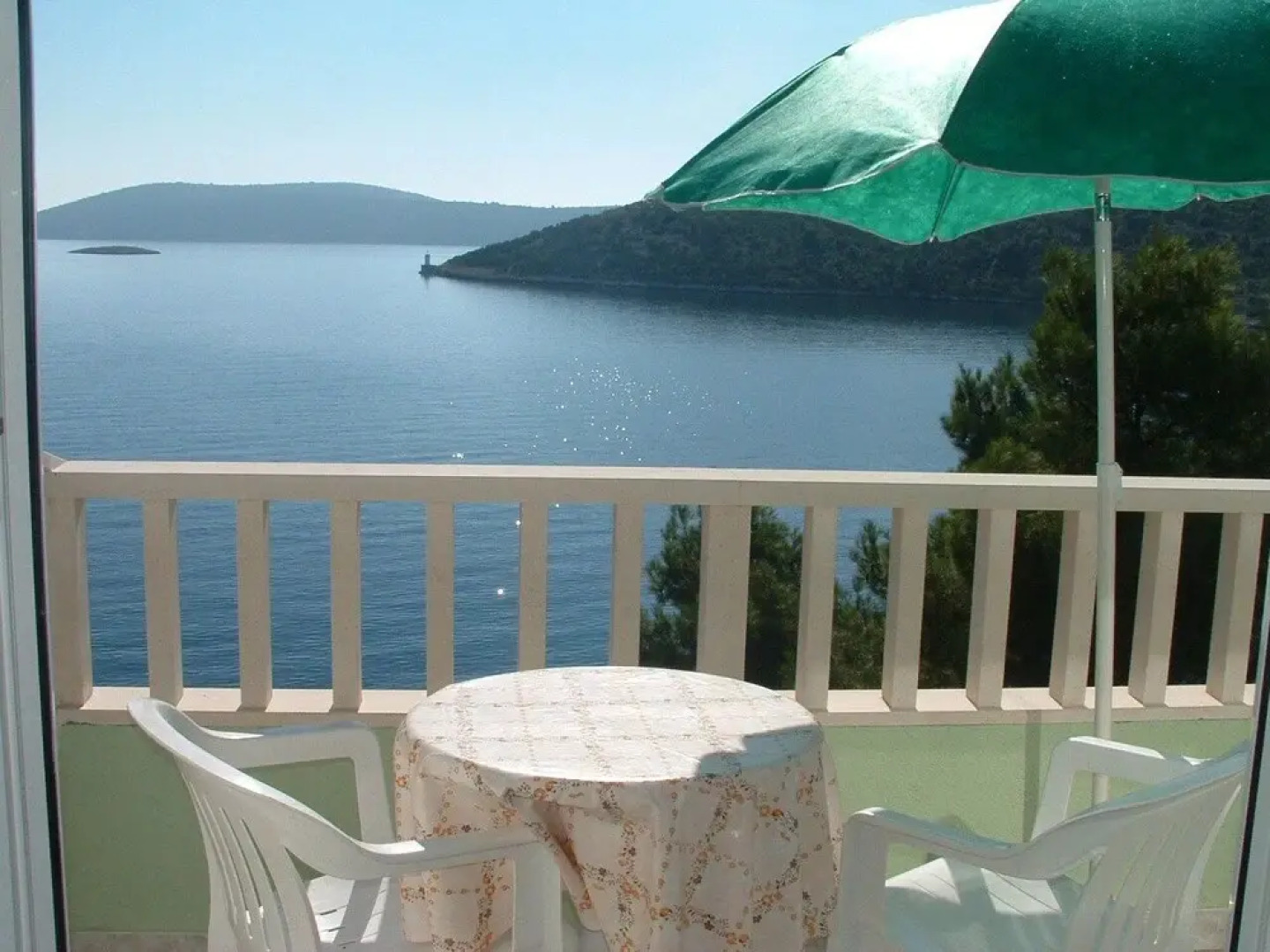 Tonka - 10 m From Beach - A6