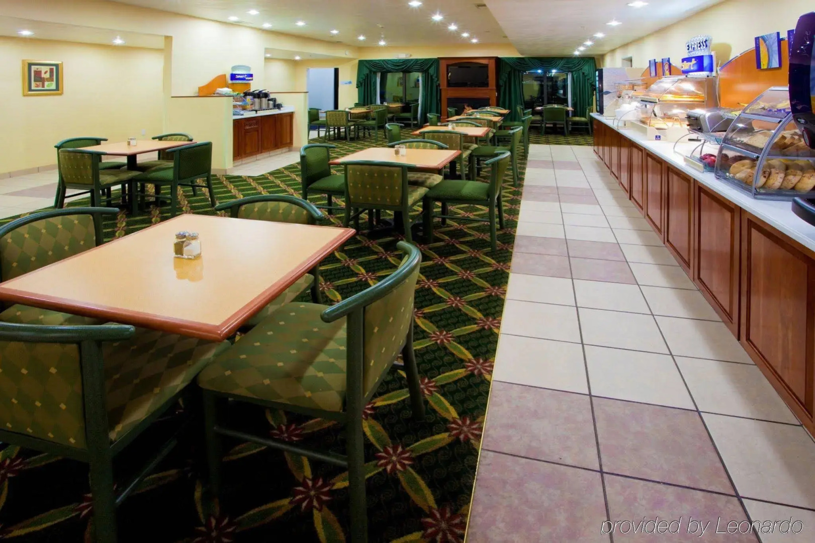Holiday Inn Express Hotel & Suites ELKINS by IHG