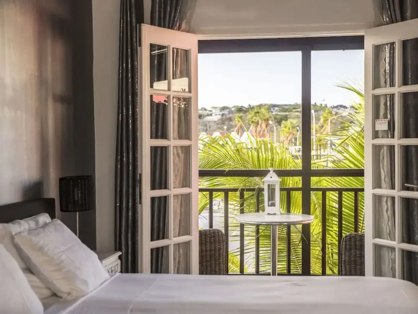 Luxurious and hip Apartment in the Historic Town of Willemstad and the sea