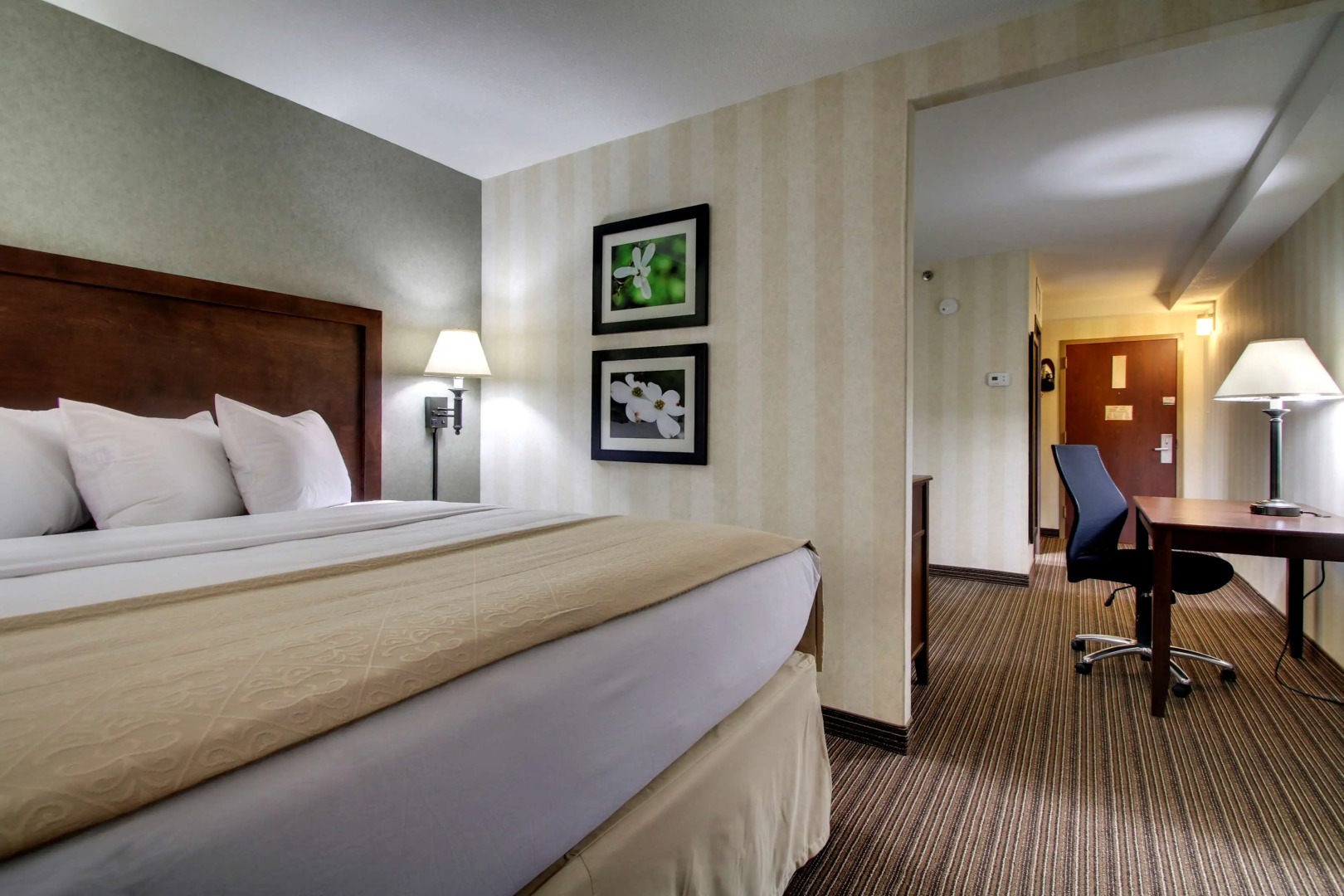 The Atrium Hotel on Third