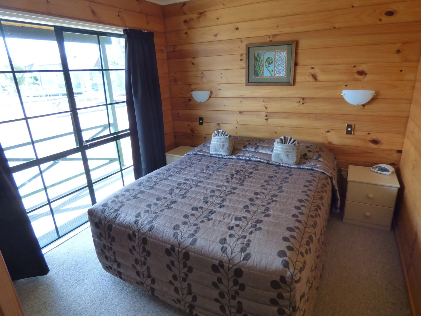Cedarwood Lakeside Motel & Conference Venue