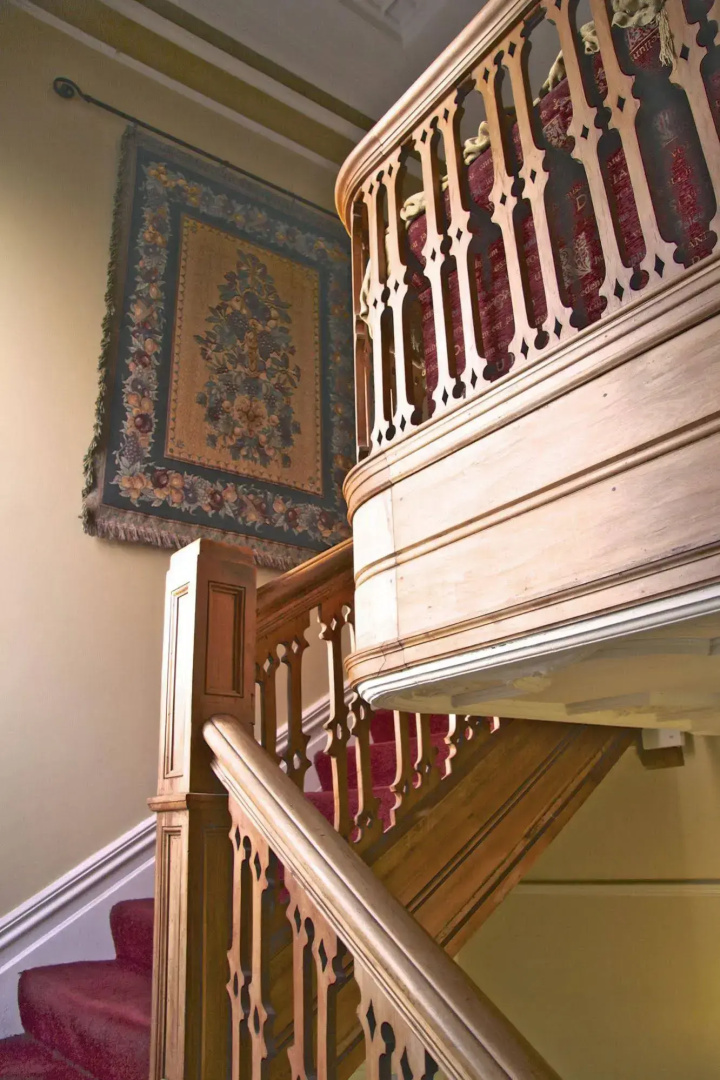 Bard House BB
