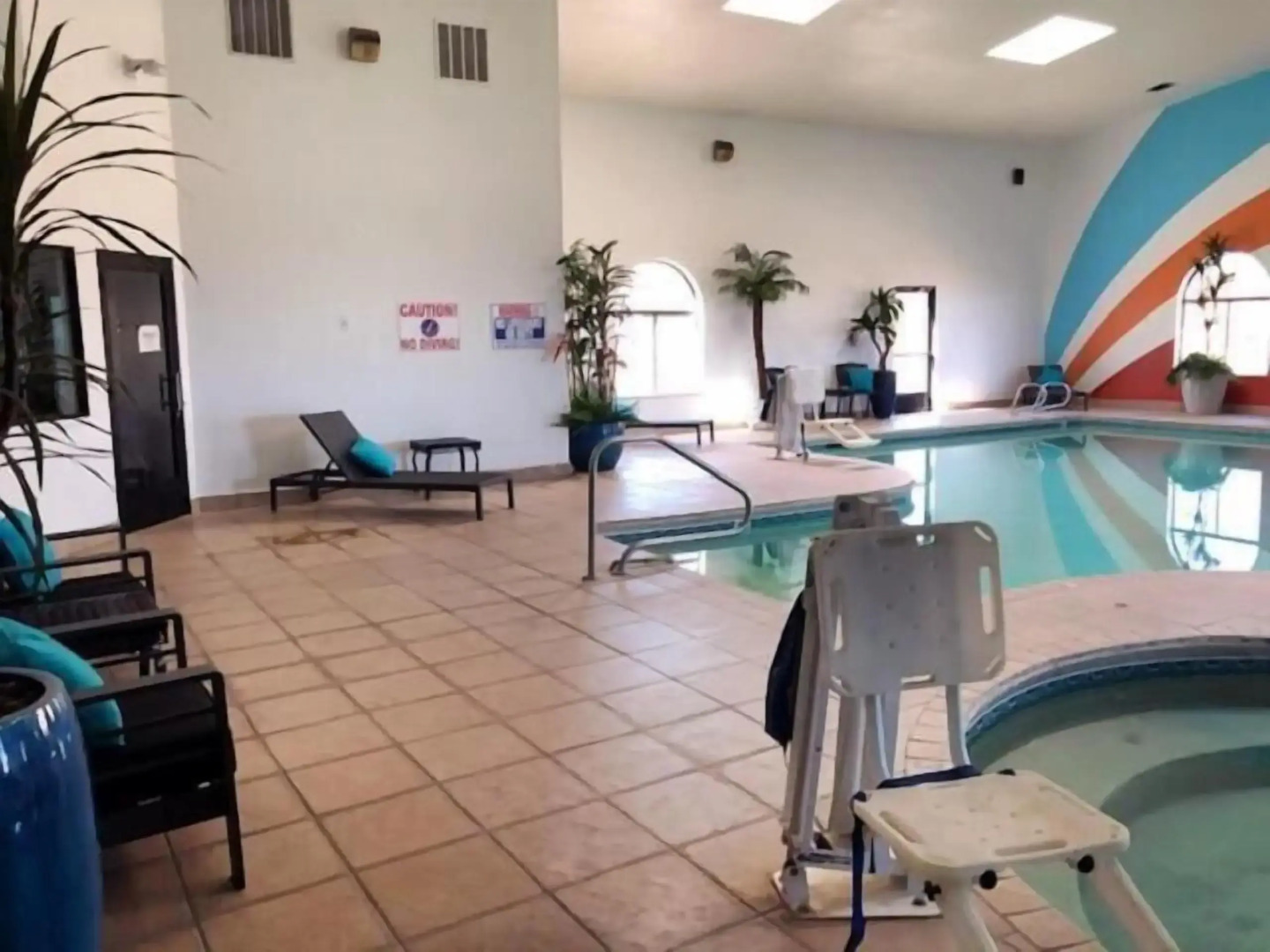 Navajoland Inn And Suites