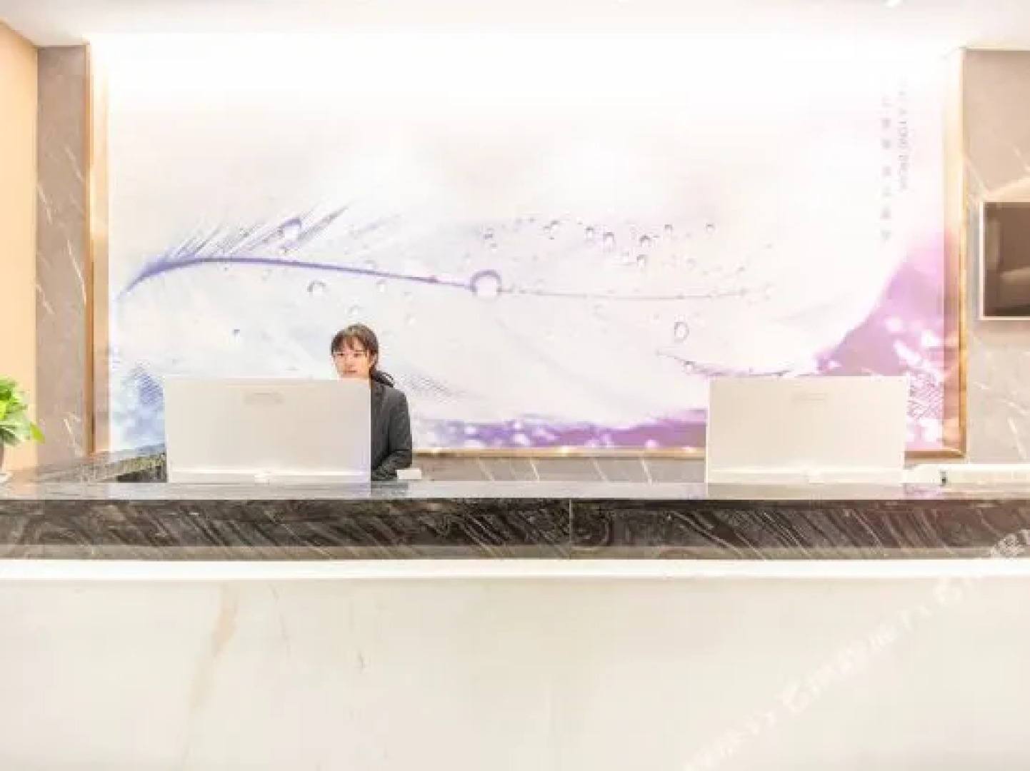 Chuxing Hotel  Jingmen Hongyuan  Jiancai