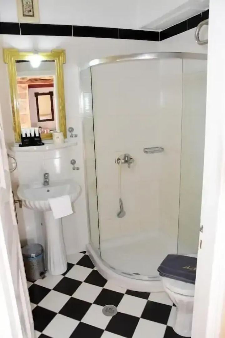 Aeginitikon Arhontikon