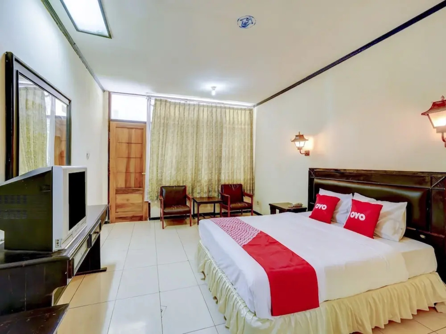 Hotel Lumajang New by OYO Rooms