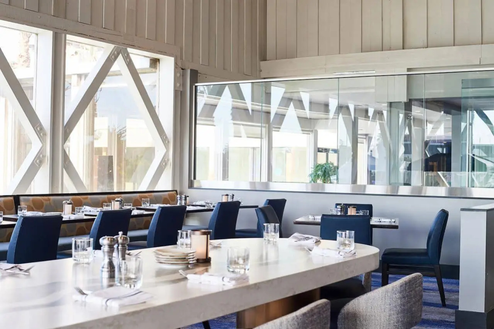 DoubleTree by Hilton Hotel Berkeley Marina