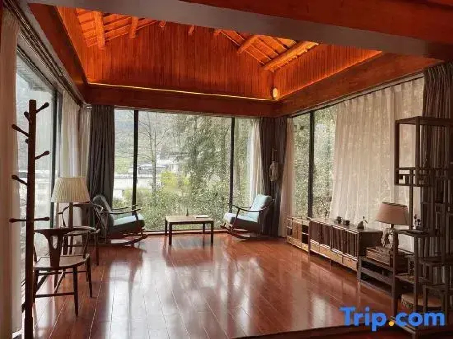 Phoenix Xueqingji Humanity Banshan Homestay (Phoenix Ancient City Branch)