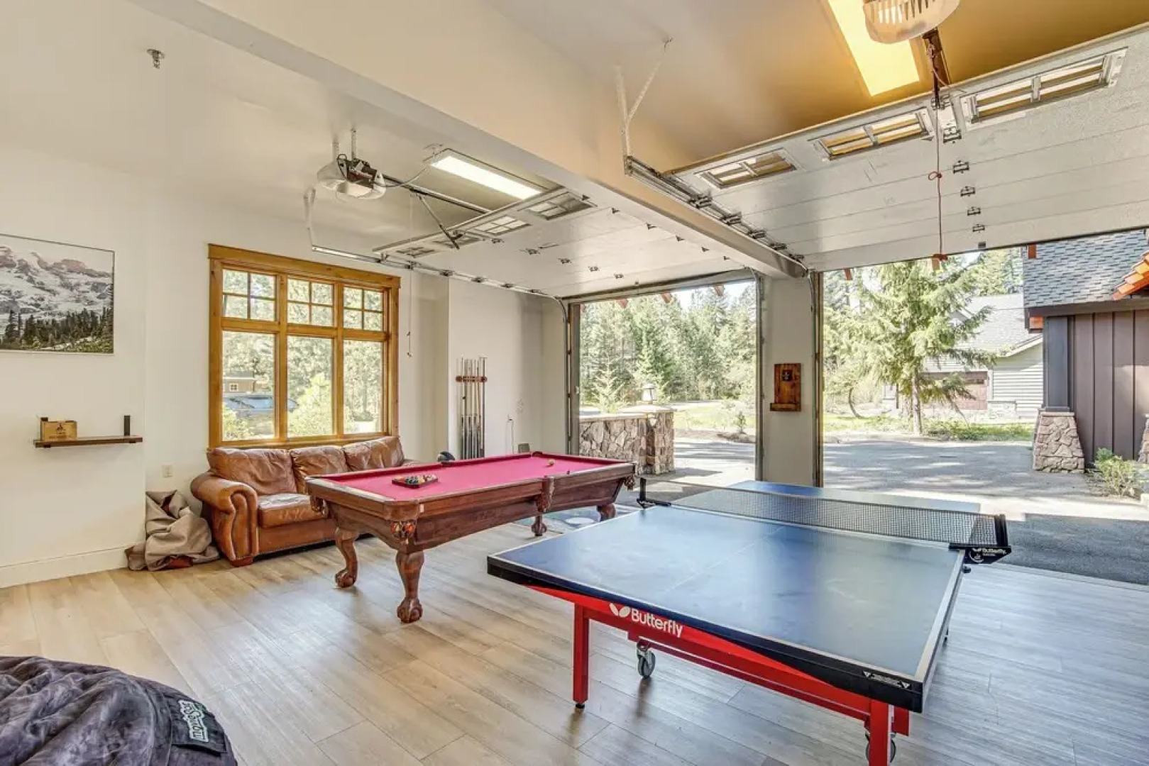 Spacious Cle Elum Cabin on Golf Course w/ Hot Tub!