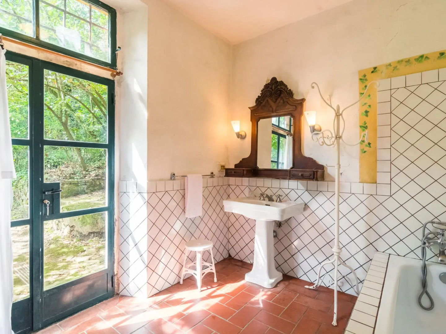 Farmhouse in Tuscany Near Renaissance Villa