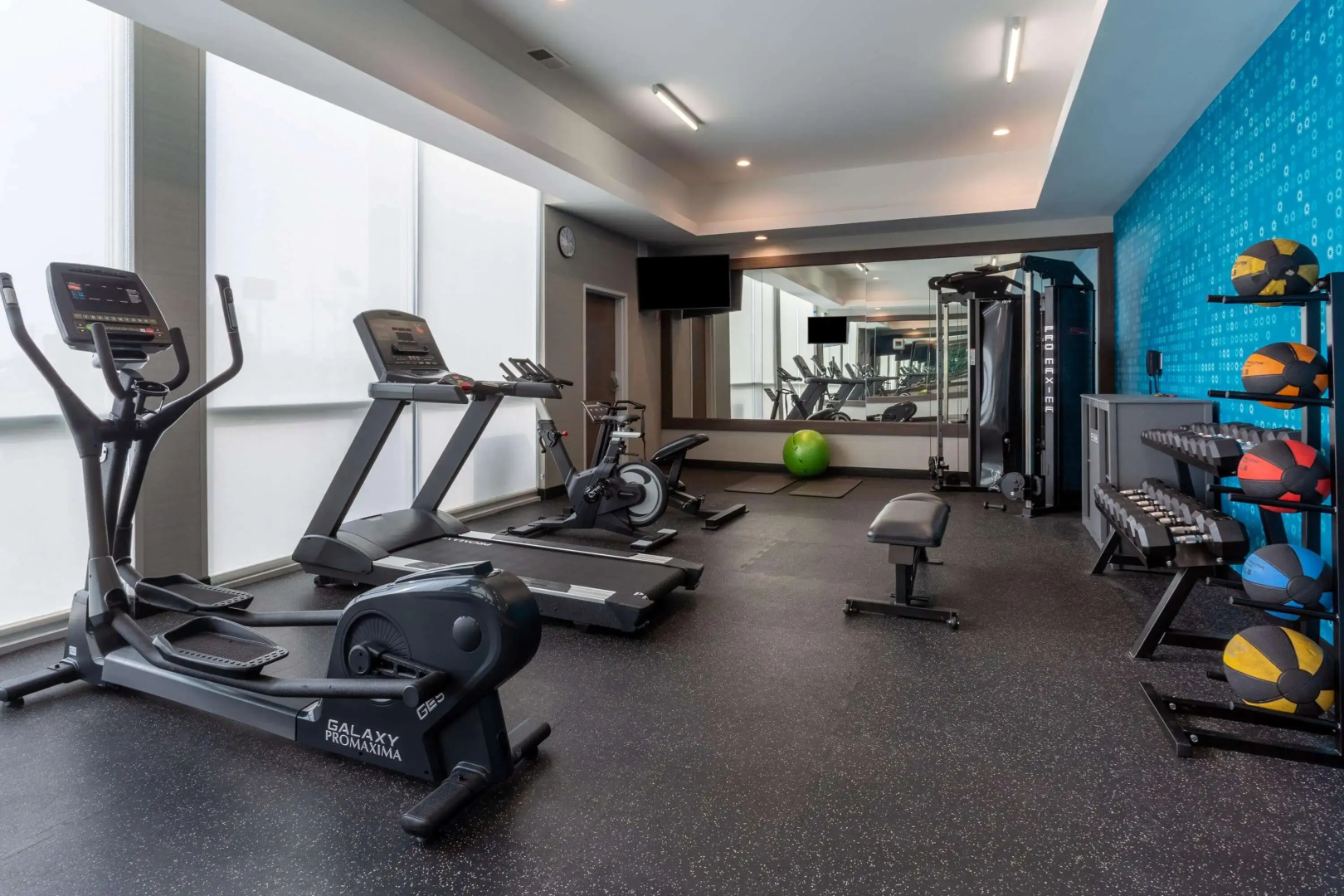 La Quinta Inn & Suites by Wyndham Shorewood