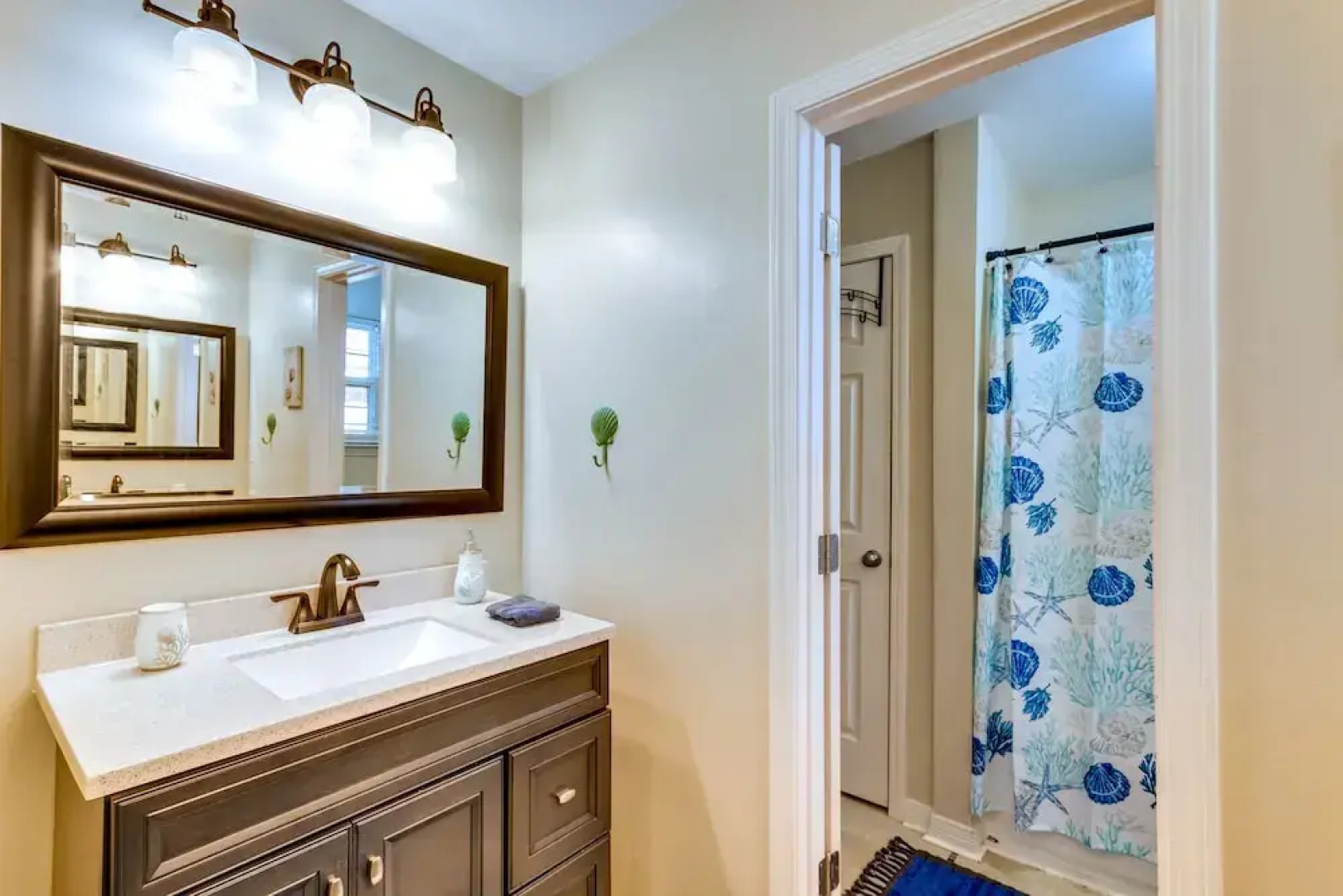 Gulf Breeze Oasis w/ Patio, Grill & Beach Chairs