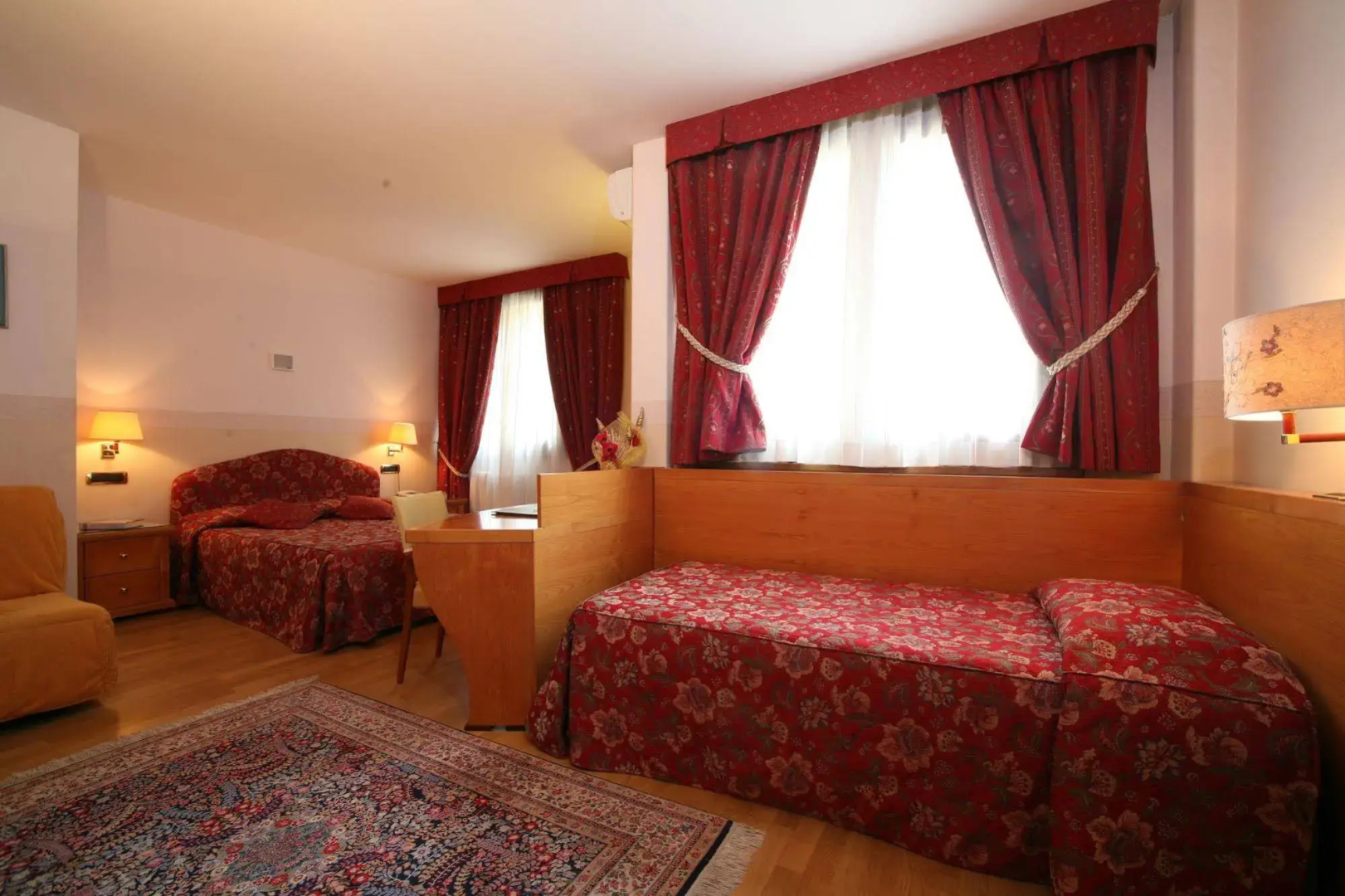 Paradise Hotel & Wellness
