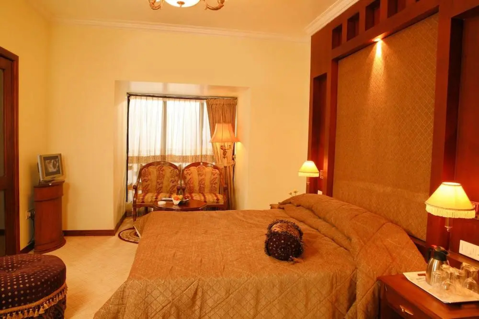 Regant Lake Palace Hotel