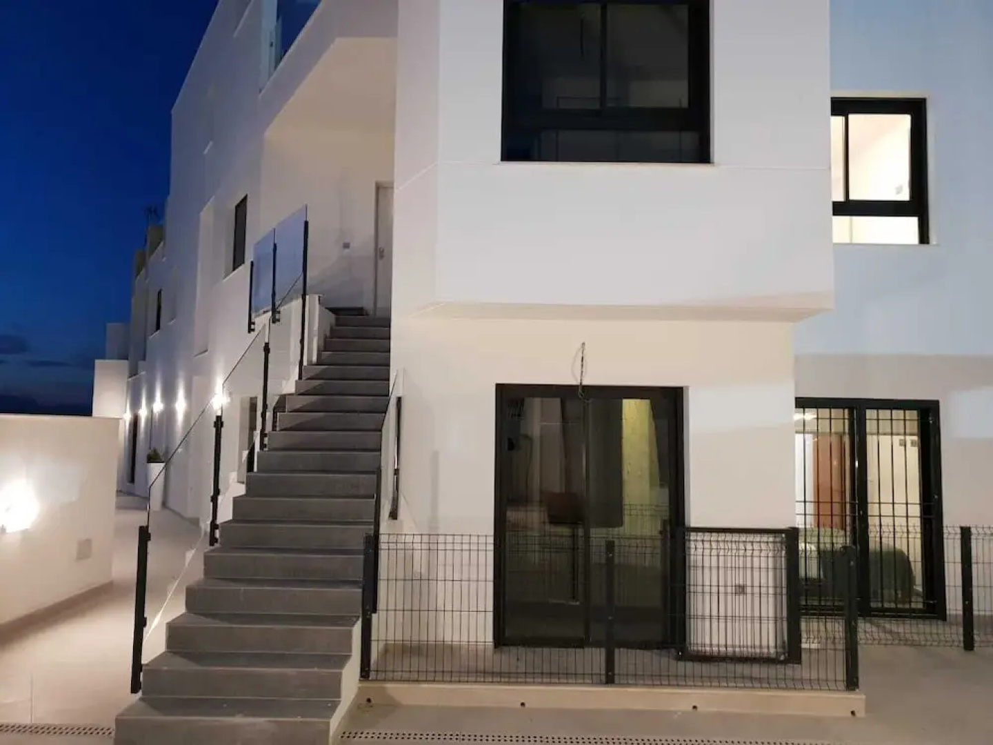 Luxury Apartment on the Beach with Pool 6