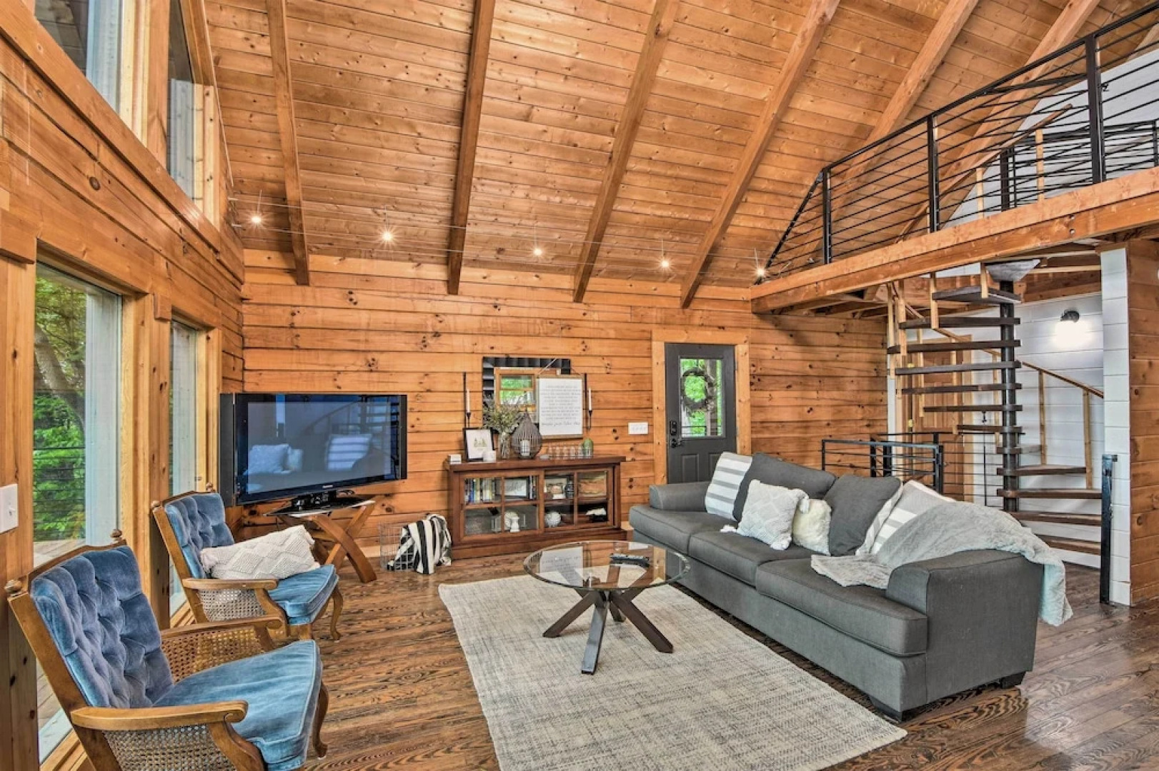 Luxe Jasper Cabin w/ Deck + Blue Ridge Mtn Views!