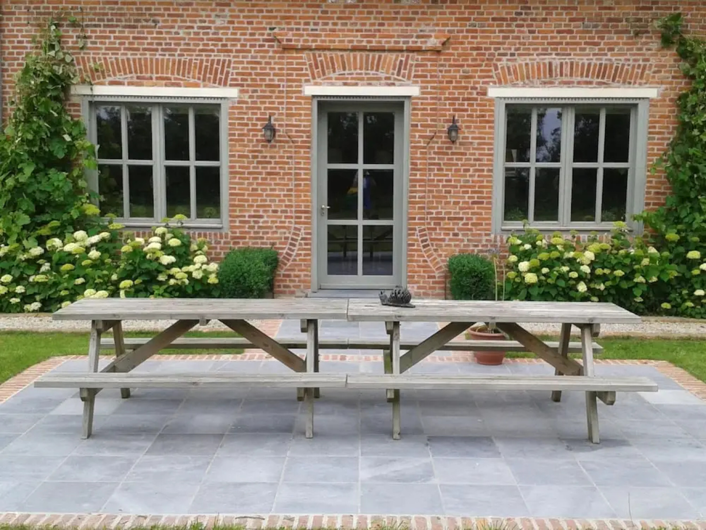 Diksmuide Mansion With Games