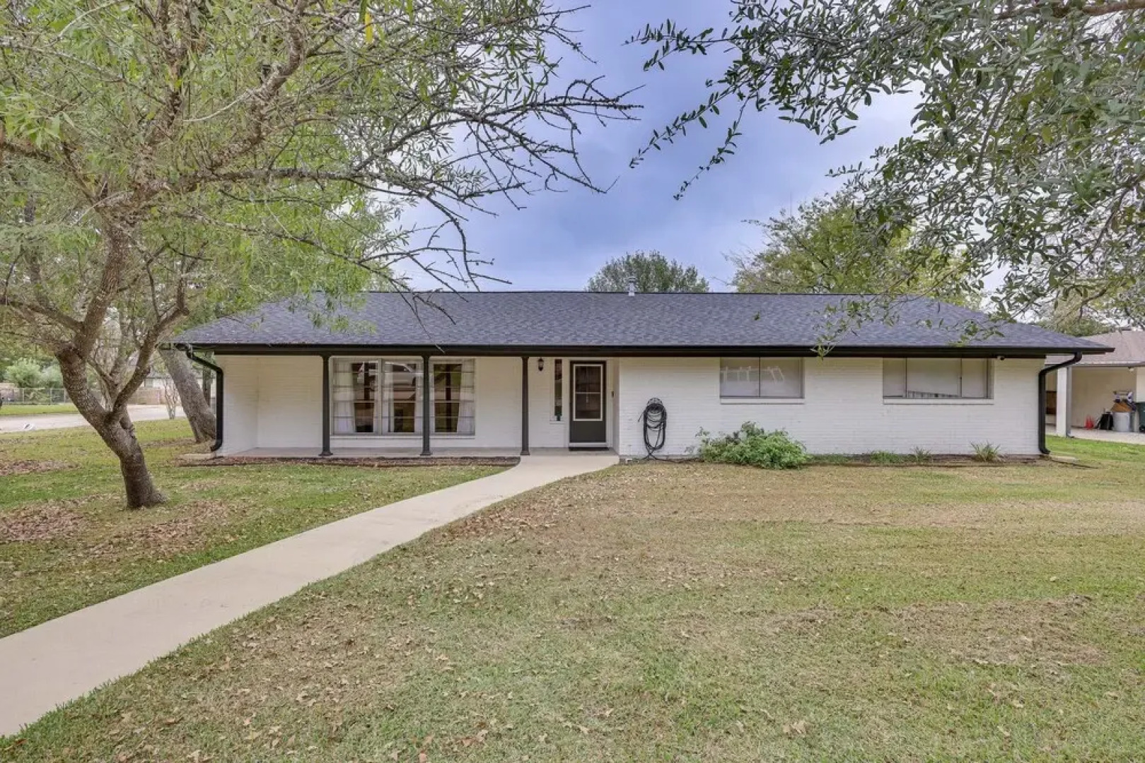 Spacious Bryan Home w/ Patio: 4 Mi to Downtown