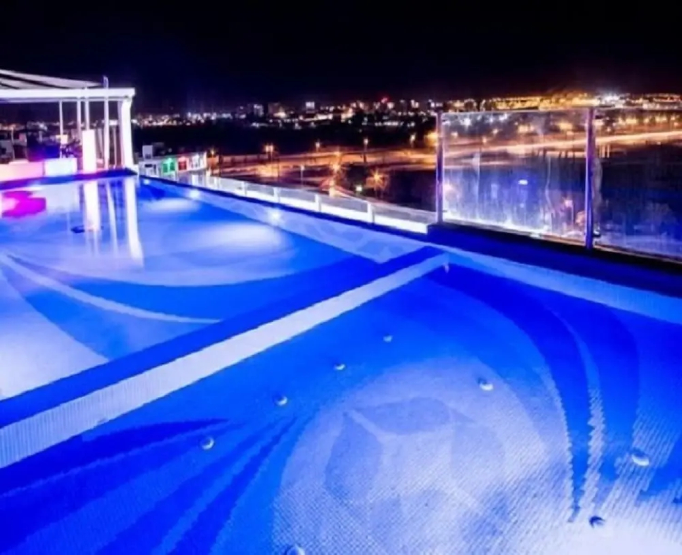 Carnelian Glory Bower Hotels