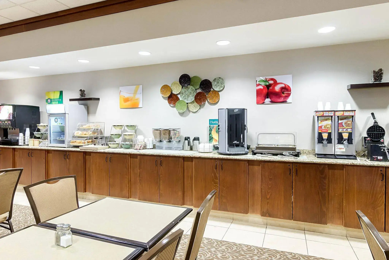 Baymont by Wyndham Jamestown Conference Center & Water Park