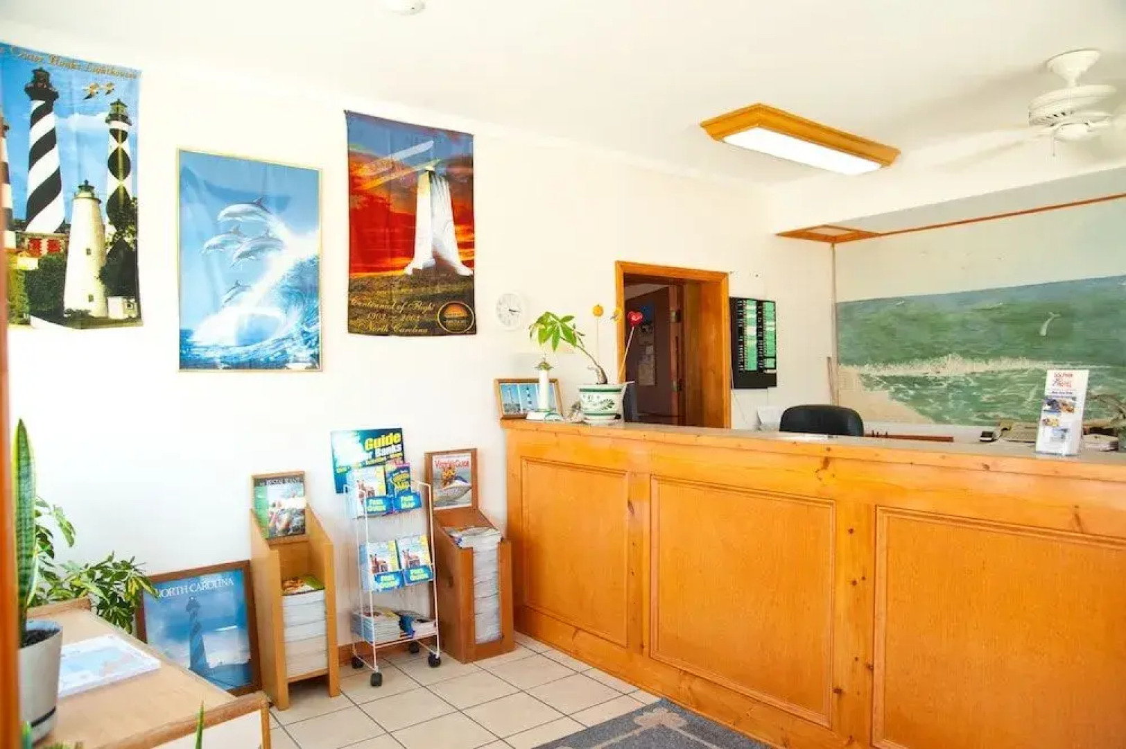 Dolphin Oceanfront Motel