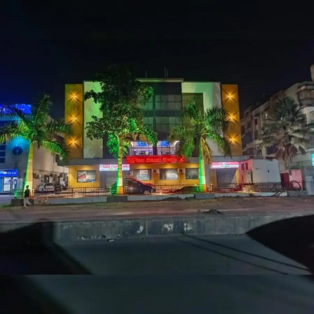 Hotel Red Chillee Restro