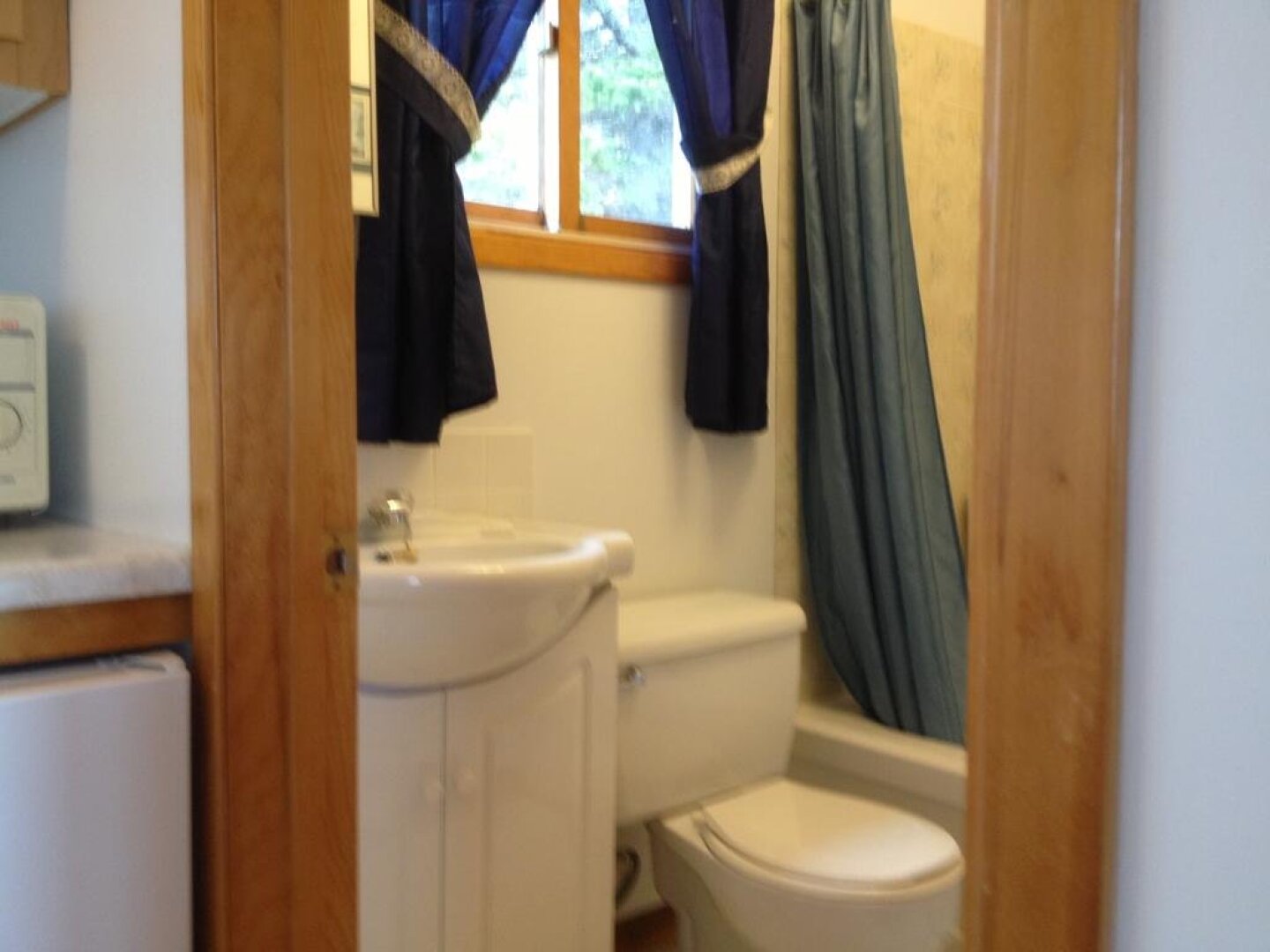 Sea Breeze Cottages & Motel