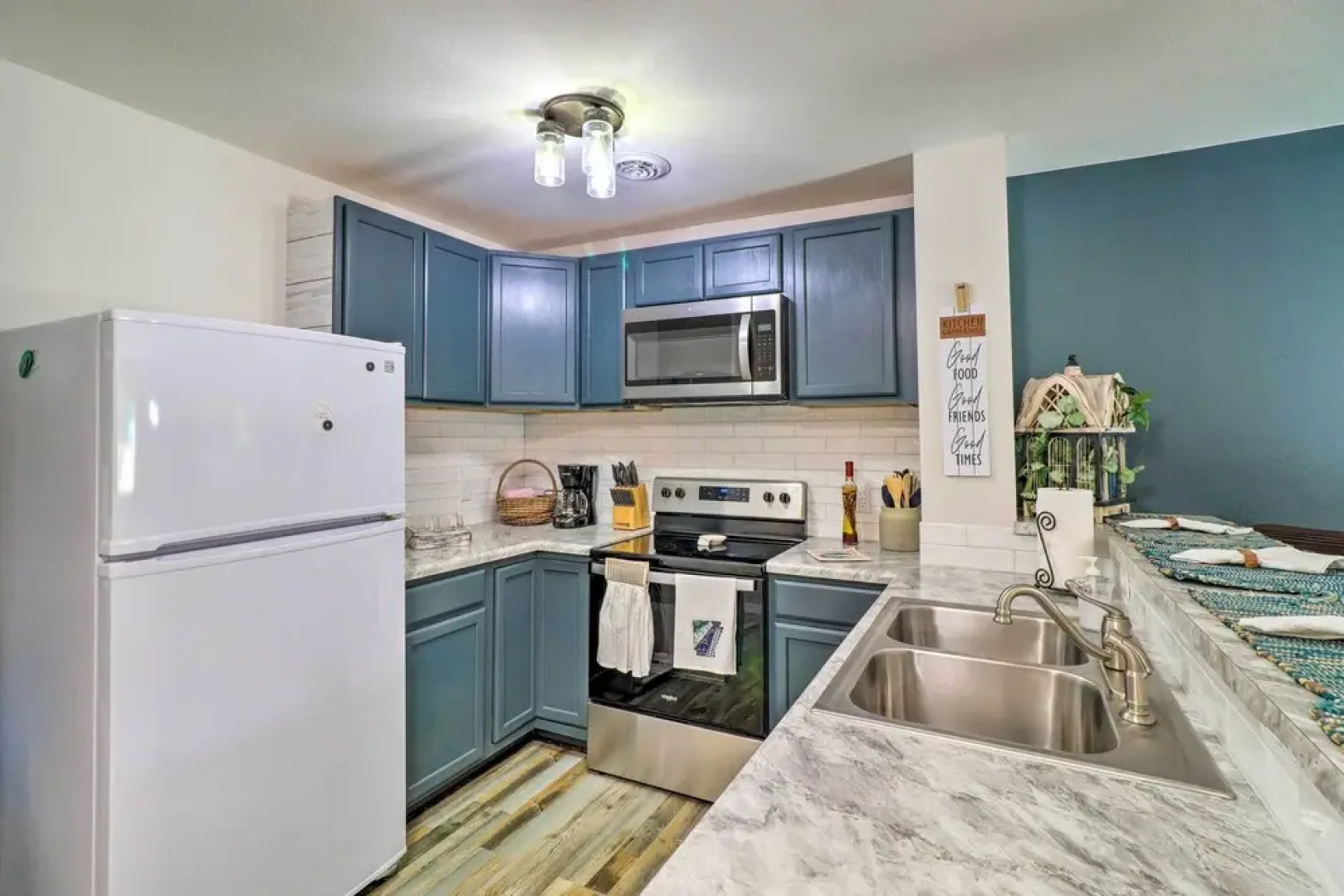 Fairfield Bay Condo w/ Patio < 5 Mi to Lake!